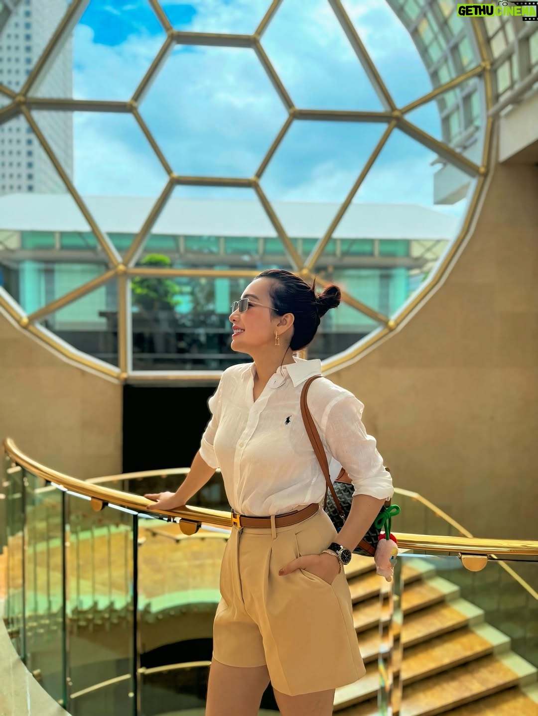 Yu Thandar Tin - 2.4K Likes - “Singa-slayed it. 🔥 #singapore #stories_of_yu_passport