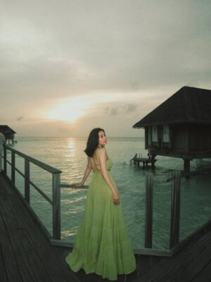 Yu Thandar Tin Instagram - “Golden hour hits different in the Maldives ✨” #maldives