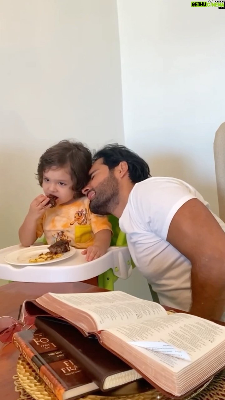 Yuli Ferreira - 32.1K Likes - Quien ameniza nuestros desayunos 😍❤️🙏
