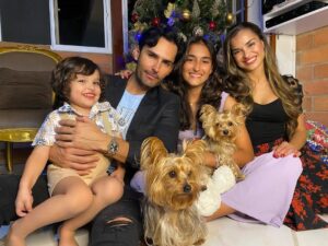 Yuli Ferreira Instagram - FELIZ NAVIDAD, les dese la familia Ríos Ferreira