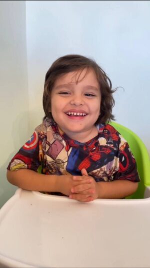 Yuli Ferreira Instagram - David se despertó feliz y quería su Tortica dé brócoli 🥦
El poder de la salud esta en tus manos! Y mucho mejor si empezamos desde niños en casa.