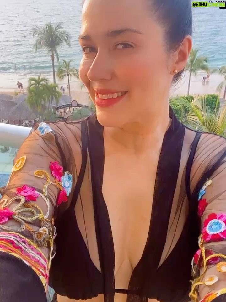 Yuliana Peniche - 2.1K Likes - ☀️ 🏝️ 😎 🏖️ ❤️🌞 🌊 🌴 ⛱️ 👙 🏄‍♂️

#mar #playa #sol #arena #piscina #amor #vacaciones