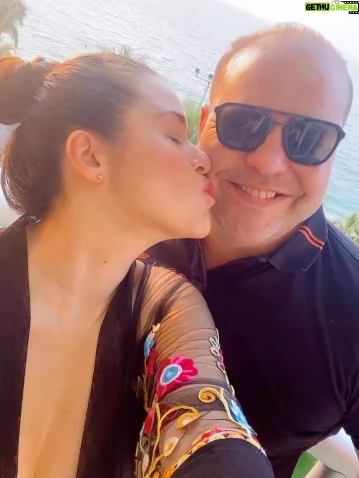 Yuliana Peniche - 2.1K Likes - ☀️ 🏝️ 😎 🏖️ ❤️🌞 🌊 🌴 ⛱️ 👙 🏄‍♂️

#mar #playa #sol #arena #piscina #amor #vacaciones