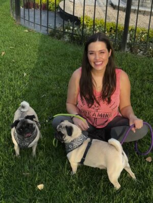 Yuliana Peniche Instagram - Son mis ángeles 👼 de cuatro patas 🐾 Éstas chaparritas bellas son mi vida entera 💕🐶🙌🏼💖🫶 💞Kay & Kira💞
#kira #kay #amor #pugs #puglove #pug #pugslife #pugslover #yuliannapeniche