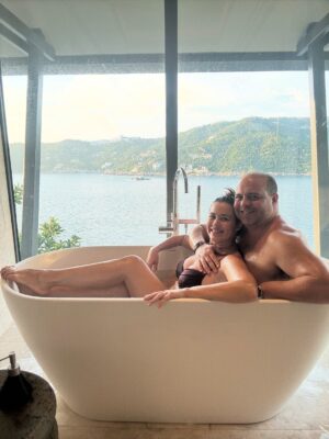 Yuliana Peniche Instagram - Festejando mi cumpleaños este fin de semana en Tailandia jajajajajaj con muchísimas emociones.El mejor de los cumpleaños Rrrrrrreina te amo corazón ❤️ @yuliannap