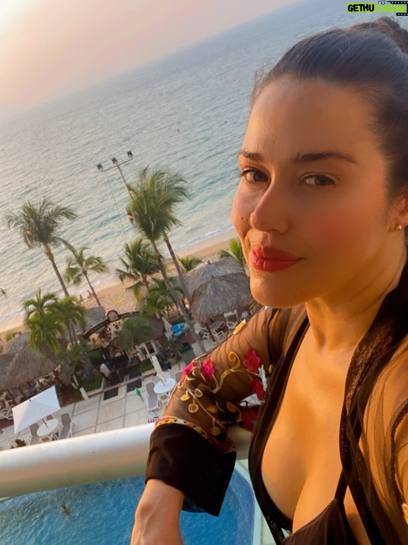 Yuliana Peniche - 2.1K Likes - ☀️ 🏝️ 😎 🏖️ ❤️🌞 🌊 🌴 ⛱️ 👙 🏄‍♂️

#mar #playa #sol #arena #piscina #amor #vacaciones
