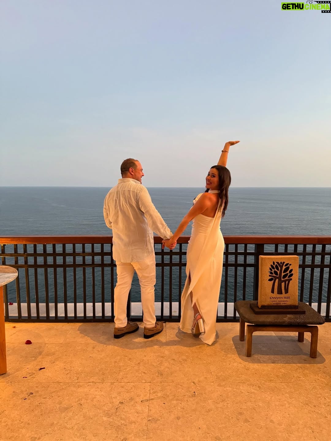 Yuliana Peniche - 10.5K Likes - ¡¡¡ Siiiiiiiiii !!! ¡ Si acepto 💍 mi amor ! En ésta vida y en todas me caso contigo 👰‍♀️ 🤵‍♂️ 🤍 Y y M 🤍 ¡Te amo! @marcosabellaterrazo & @yuliannap 18/08/2025 

#amor #love #yuliannapeniche #marcosabella