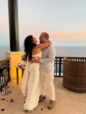 Yuliana Peniche Instagram - ¡¡¡ Siiiiiiiiii !!! ¡ Si acepto 💍 mi amor ! En ésta vida y en todas me caso contigo 👰♀️ 🤵♂️ 🤍 Y y M 🤍 ¡Te amo! @marcosabellaterrazo & @yuliannap 18/08/2025
#amor #love #yuliannapeniche #marcosabella