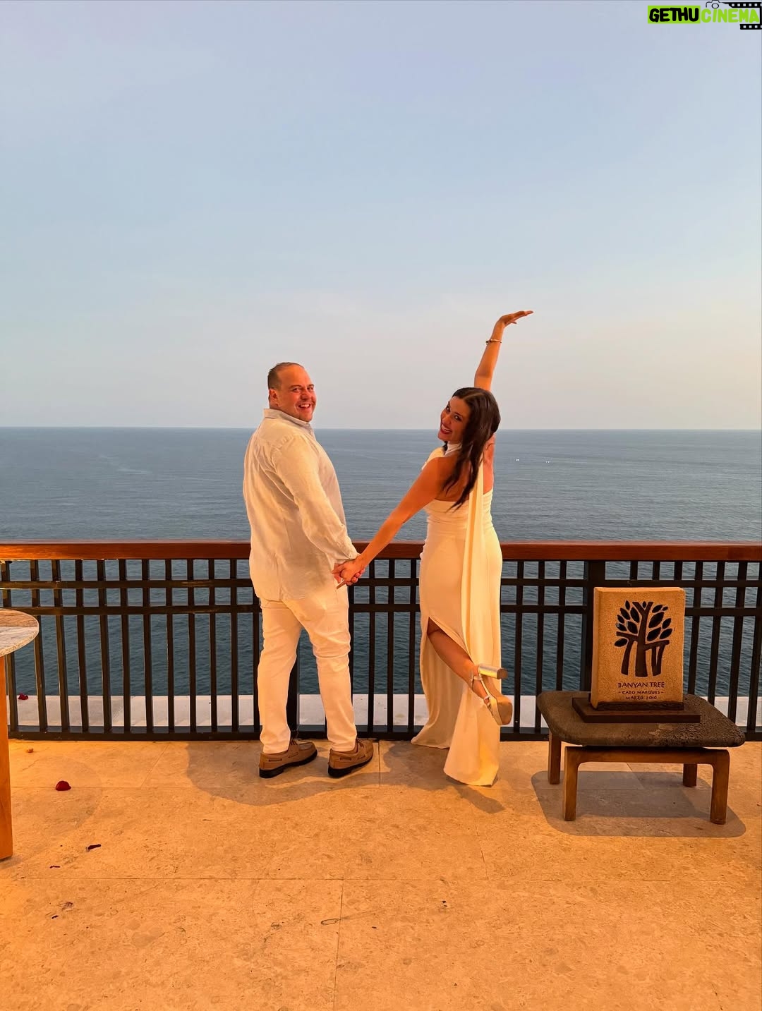 Yuliana Peniche - 10.5K Likes - ¡¡¡ Siiiiiiiiii !!! ¡ Si acepto 💍 mi amor ! En ésta vida y en todas me caso contigo 👰‍♀️ 🤵‍♂️ 🤍 Y y M 🤍 ¡Te amo! @marcosabellaterrazo & @yuliannap 18/08/2025 

#amor #love #yuliannapeniche #marcosabella