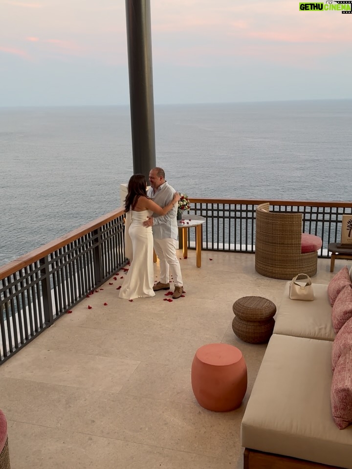 Yuliana Peniche - 10.5K Likes - ¡¡¡ Siiiiiiiiii !!! ¡ Si acepto 💍 mi amor ! En ésta vida y en todas me caso contigo 👰‍♀️ 🤵‍♂️ 🤍 Y y M 🤍 ¡Te amo! @marcosabellaterrazo & @yuliannap 18/08/2025 

#amor #love #yuliannapeniche #marcosabella