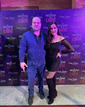 Yuliana Peniche Instagram - Anoche fue el estreno a prensa y alfombra roja de @laobscenidaddelacarne 🎭 en el Teatro Renacimiento con puro talentoso @sugeyabregotv @cuquitaoficial_ @horaciopancheri y @salinasjorgemx Está muy atrevida y candente 🔥 la obra de teatro ¡ Tienen que verla ! Muchísimas felicidades a toda la compañía 👏🏼👏🏼👏🏼👏🏼 Éxito y larga temporada 💫 @omarproductor @jonathan.tonatiuh Sugey te queremos mucho amiga ✨❤️🔥 te ves guapísima y hermosa como siempre ❤️🔥
#centroculturalmanolofabregas #teatro #actores #laobscenidaddelacarne #alfombraroja