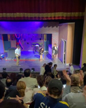 Yuliana Peniche Instagram - Anoche fue el estreno a prensa y alfombra roja de @laobscenidaddelacarne š en el Teatro Renacimiento con puro talentoso @sugeyabregotv @cuquitaoficial_ @horaciopancheri y @salinasjorgemx EstĆ” muy atrevida y candente š„ la obra de teatro Ā” Tienen que verla ! MuchĆsimas felicidades a toda la compaƱĆa šš¼šš¼šš¼šš¼ Ćxito y larga temporada š« @omarproductor @jonathan.tonatiuh Sugey te queremos mucho amiga āØā¤ļøāš„ te ves guapĆsima y hermosa como siempre ā¤ļøāš„
#centroculturalmanolofabregas #teatro #actores #laobscenidaddelacarne #alfombraroja