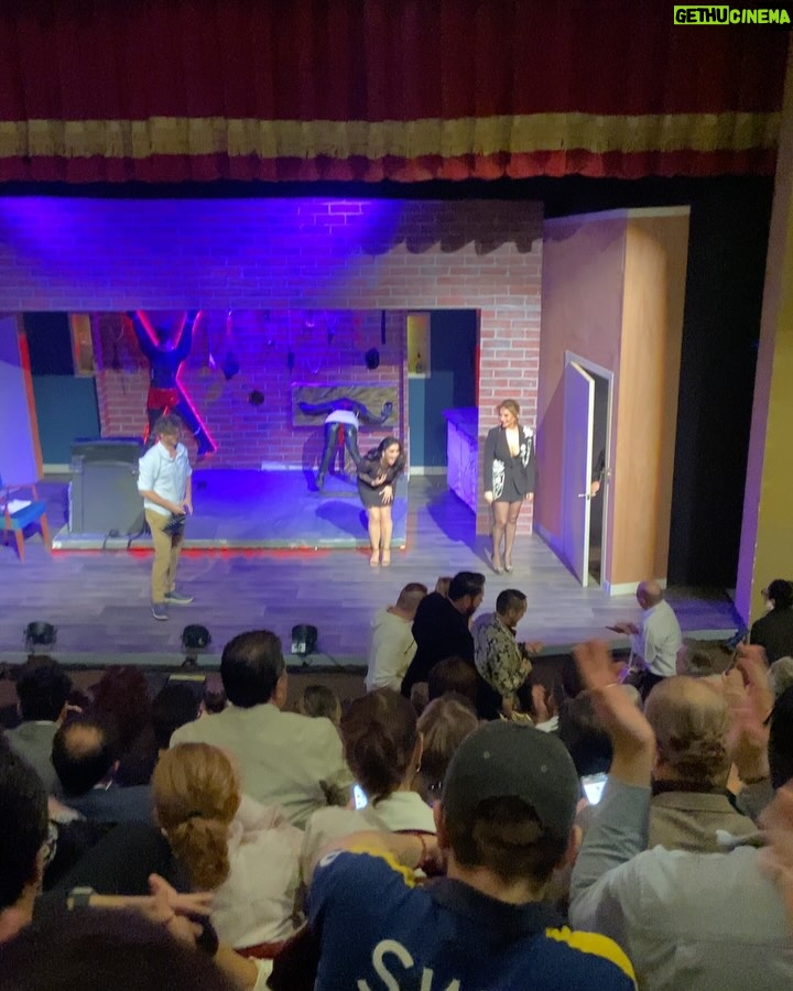 Yuliana Peniche - 2.5K Likes - Anoche fue el estreno a prensa y alfombra roja de @laobscenidaddelacarne 🎭 en el Teatro Renacimiento con puro talentoso @sugeyabregotv @cuquitaoficial_ @horaciopancheri y @salinasjorgemx Está muy atrevida y candente 🔥 la obra de teatro ¡ Tienen que verla ! Muchísimas felicidades a toda la compañía 👏🏼👏🏼👏🏼👏🏼 Éxito y larga temporada 💫 @omarproductor @jonathan.tonatiuh Sugey te queremos mucho amiga ✨❤️‍🔥 te ves guapísima y hermosa como siempre ❤️‍🔥

#centroculturalmanolofabregas #teatro #actores #laobscenidaddelacarne #alfombraroja