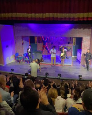 Yuliana Peniche Instagram - Anoche fue el estreno a prensa y alfombra roja de @laobscenidaddelacarne š en el Teatro Renacimiento con puro talentoso @sugeyabregotv @cuquitaoficial_ @horaciopancheri y @salinasjorgemx EstĆ” muy atrevida y candente š„ la obra de teatro Ā” Tienen que verla ! MuchĆsimas felicidades a toda la compaƱĆa šš¼šš¼šš¼šš¼ Ćxito y larga temporada š« @omarproductor @jonathan.tonatiuh Sugey te queremos mucho amiga āØā¤ļøāš„ te ves guapĆsima y hermosa como siempre ā¤ļøāš„
#centroculturalmanolofabregas #teatro #actores #laobscenidaddelacarne #alfombraroja
