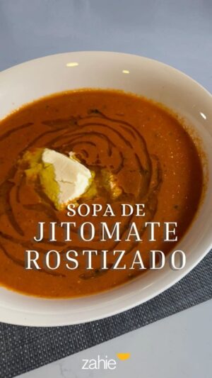 Zahie Téllez Instagram - Una sopa de jitomate rostizado siempre es una buena idea: reconfortante, llena de sabor y perfecta para cualquier comida. Ideal para esos días en los que quieres comer rico sin complicarte.
¿Qué necesito?
* 1 kg de jitomate rostizado en horno por 40 minutos a 180°
* Ajos confitados
* 1/4 taza de salsa de jitomate
* 2 tazas de caldo de pollo
* Queso parmesano
* Queso de cabra
* Albahaca
Receta escrita
* Licuar los jitomates rostizados, el caldo, los ajos, el queso parmesano y la albahaca.
* Calentar una olla, poner aceite de oliva y agregar la mezcla, dejar hervir por 20 minutos.
* Una vez lista, servir con el queso de cabra encima y aceite de oliva.
👉 Anímate a prepararla en casa y cuéntame, ¿con qué la acompañarías?
#ZahieTellez #SopaDeJitomate #RecetaFácil #OsterMexico
#ELPoderDeDarteMás
#XtremeMix #PublicidadPagada