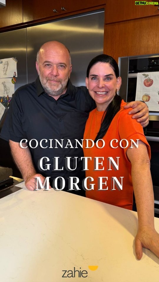 Zahie Téllez - 1.3K Likes - ¡Como la masa madre! Pegajoso y llevadero, así es el nombre de usuario de nuestro invitado de hoy @glutenmorgen.

¡No se pierdan la receta completa de birria que hicimos! Disponible en mi canal de YouTube.