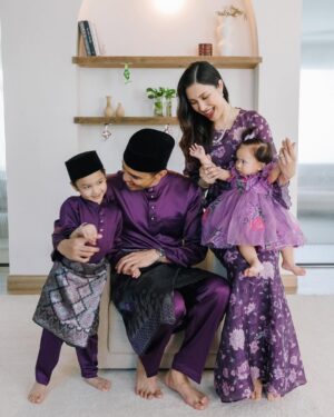 Zahirah MacWilson Instagram - Selamat hari raya maaf zahir & batin ✨💜