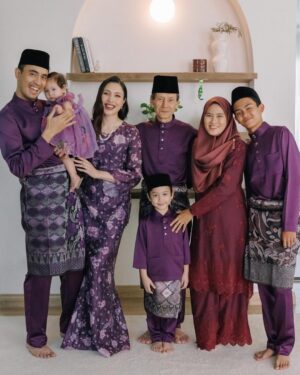 Zahirah MacWilson Instagram - Selamat hari raya maaf zahir & batin ✨💜