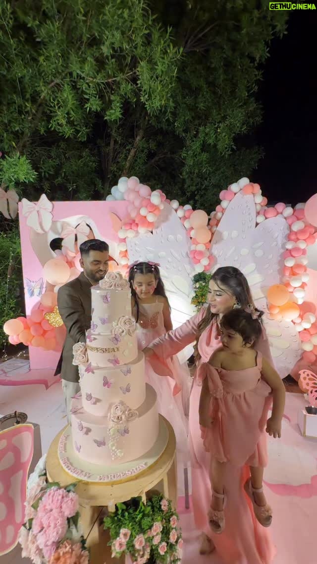Zahra Waseem - 101.9K Likes - Pareeshay’s 6th Birthday Vlog🎀

Dress: @fairytales.pak 
Salon: @hooriasaeedmakeupstudio