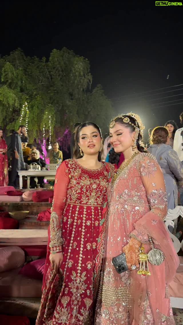 Zahra Waseem - 78.3K Likes - Sangeet night♥️

Outfit @aneelas_collection 
Makeup @hooram_noor_salon