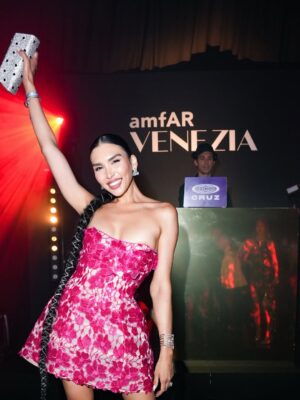 Zarina Yeva Instagram - A night to remember with @kingofbingo @edward_enninful at @amfar ✨🧚🏻‍♀️❤️
Photo @mateuszpielesz