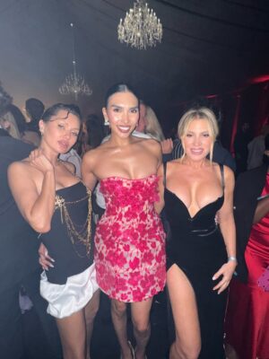 Zarina Yeva Instagram - A night to remember with @kingofbingo @edward_enninful at @amfar ✨🧚🏻‍♀️❤️
Photo @mateuszpielesz