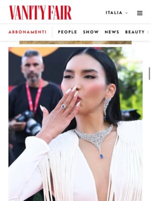 Zarina Yeva Instagram - Grazie @vanityfairitalia ❤️
#vanityfair #zarinayeva #biennale #venicefilmfestival