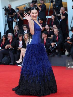 Zarina Yeva Instagram - Venice you are magical💙💙💙 @labiennale
Attending “Father Mother Sister Brother” red carpet during the 82nd Venice Film Festival by Jim Jarmoush starrig Cate Blanchett, Adam Driver.
Special thanks & styled by @marcodl82 @joydisrl
Wearing @ramikadi @ramikadi.art @aariya_diamonds @lesilla
Glam @atamas_hair @atamas_makeup
Photo @danieleventurelliphoto @oksi_official
#venice #venicefilmfestival #zarinayeva