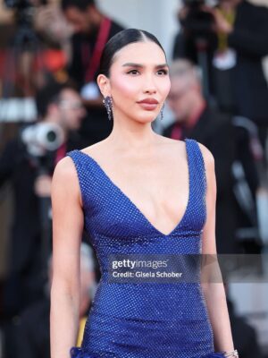 Zarina Yeva Instagram - Venice you are magical💙💙💙 @labiennale
Attending “Father Mother Sister Brother” red carpet during the 82nd Venice Film Festival by Jim Jarmoush starrig Cate Blanchett, Adam Driver.
Special thanks & styled by @marcodl82 @joydisrl
Wearing @ramikadi @ramikadi.art @aariya_diamonds @lesilla
Glam @atamas_hair @atamas_makeup
Photo @danieleventurelliphoto @oksi_official
#venice #venicefilmfestival #zarinayeva