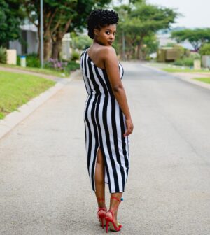 Zenande Mfenyana Instagram - I’m ready for my next 📍
•
•
👗: @dreamfashion_sa 📸: @xandzuno