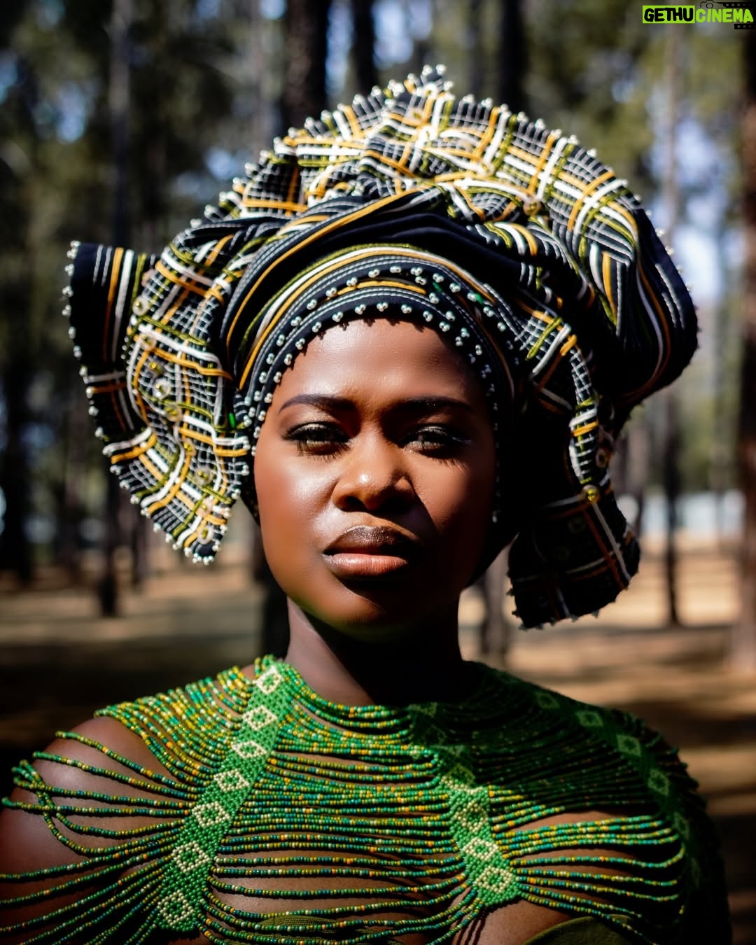 Zenande Mfenyana - 41.8K Likes - A moment in time, adorned in @uyinqaba_designs 💚🤍 Happy Heritage Month 🇿🇦

👗: @uyinqaba_designs 
📸: artinthemusic