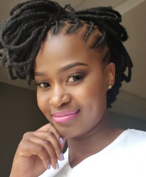 Zenande Mfenyana Instagram - Your phone takes such bomb pics @makeupbyndu 😭 thank you for the facebeat 💄💋you're amazing!
