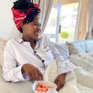 Zenande Mfenyana Instagram - Some mommy time while Daddy & baby play 😍😍 this moment might be short lived tho 😅