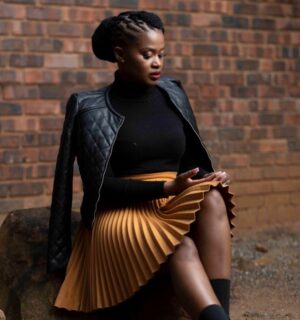 Zenande Mfenyana Instagram - Ne ke dumedisa fela 🦋🌷💫
•
•
Skirt: @dreamfashion_sa 📸: @_emmy.photography
