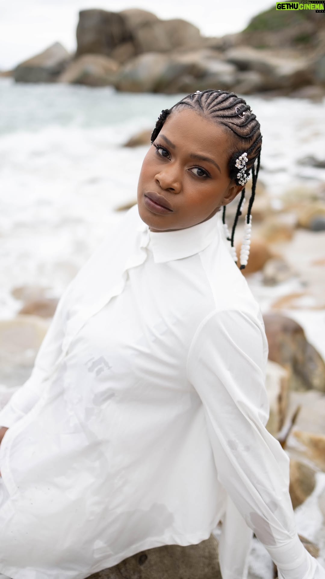 Zenande Mfenyana - 46.8K Likes - I call this chapter of my life…Coming back to self 🤍🐚🤍🌊

🎥: @lulacontentcreation 
MUA: @blazingbeautymakeup 
👗: @easybreezysa 
Creative director: myself