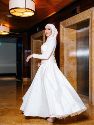 Ziana Zain Instagram - Stepping into the event with style and confidence. Loving this look!
In @afiqmofficial
Styled by @abushaefhamza
Makeup by @bobocinta
Hijab by @farhanahfauzy
📸 @rizuansyahhh
#zianazain #iamzianazain #FortuneASEANGCC