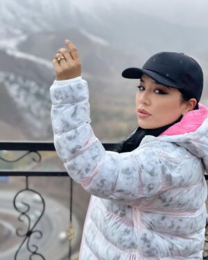 Ziyoda Instagram - Qor sizlargaxam yoqadimi?? XA yoki YO’Q??❄️

Foto by @eldor_ehsanovich  va @muhammadaminov_husan 
10 ta foto joyladim azizlarim tomosha qiling. Filtrlanmagan va tozalanmagan tabiy fotolar🙈🤣
Qorni judaxam yaxshiko’raman meni fikirimcha ko’pchilkga qor yoqadi to’g’rimi???