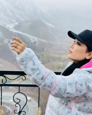 Ziyoda Instagram - Qor sizlargaxam yoqadimi?? XA yoki YO’Q??❄️

Foto by @eldor_ehsanovich  va @muhammadaminov_husan 
10 ta foto joyladim azizlarim tomosha qiling. Filtrlanmagan va tozalanmagan tabiy fotolar🙈🤣
Qorni judaxam yaxshiko’raman meni fikirimcha ko’pchilkga qor yoqadi to’g’rimi???