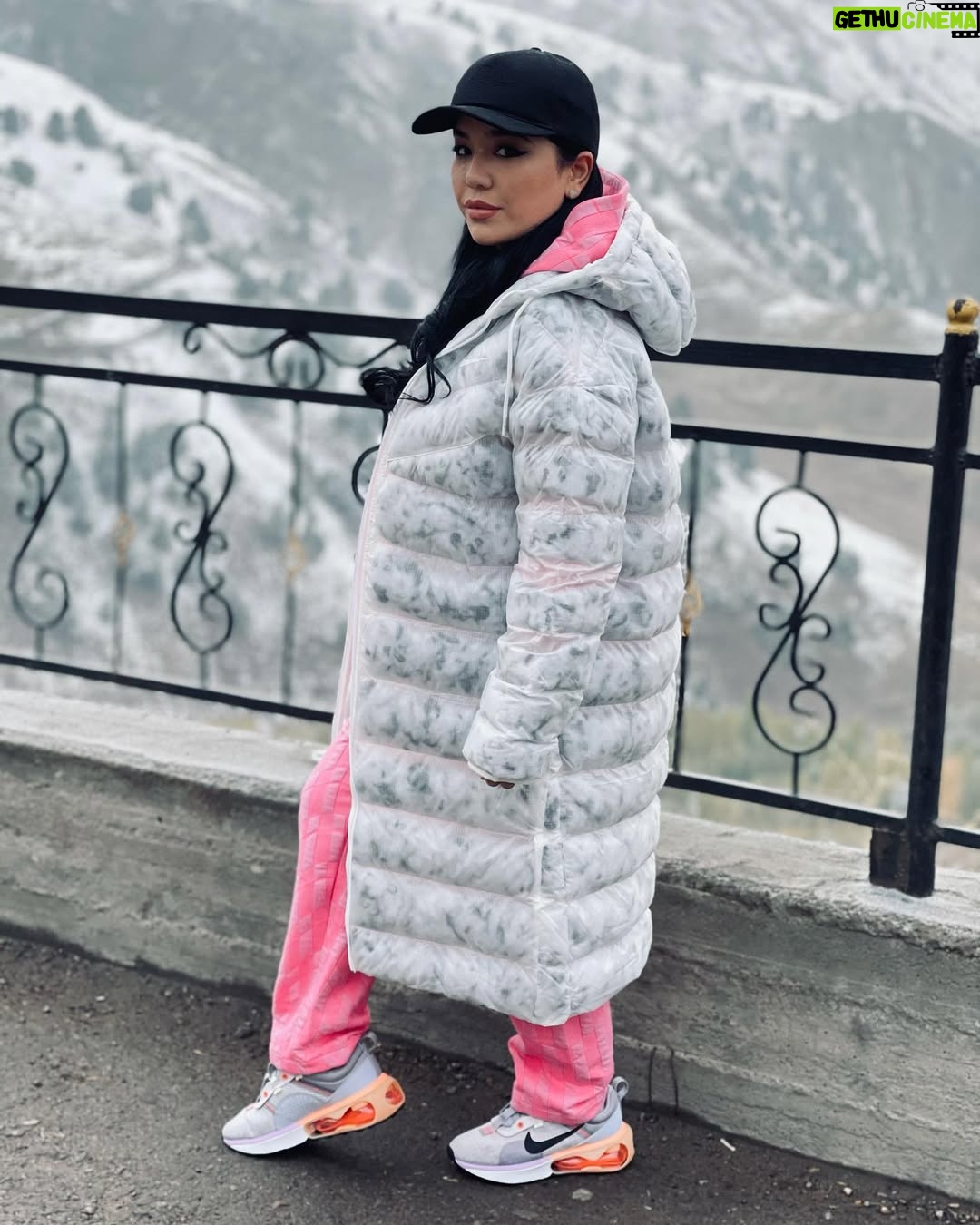 Ziyoda - 42.6K Likes - Qor sizlargaxam yoqadimi?? XA yoki YO’Q??❄️

Foto by @eldor_ehsanovich  va @muhammadaminov_husan 
10 ta foto joyladim azizlarim tomosha qiling. Filtrlanmagan va tozalanmagan tabiy fotolar🙈🤣
Qorni judaxam yaxshiko’raman meni fikirimcha ko’pchilkga qor yoqadi to’g’rimi???