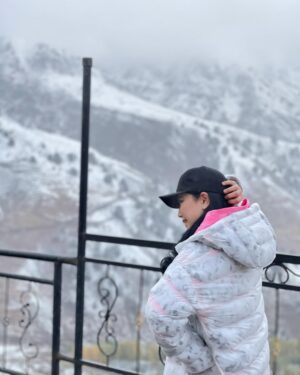 Ziyoda Instagram - Qor sizlargaxam yoqadimi?? XA yoki YO’Q??❄️

Foto by @eldor_ehsanovich  va @muhammadaminov_husan 
10 ta foto joyladim azizlarim tomosha qiling. Filtrlanmagan va tozalanmagan tabiy fotolar🙈🤣
Qorni judaxam yaxshiko’raman meni fikirimcha ko’pchilkga qor yoqadi to’g’rimi???