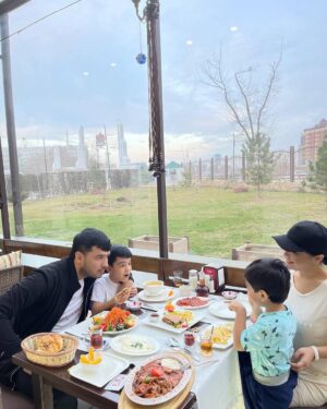 Ziyoda Instagram - Baxtli oilada eng muhim jihat nimada deb o’ylaysizlar??????

IZOHLAR KUTIB QOLAMAN👍🏻😊