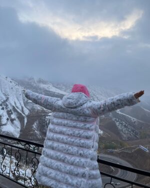 Ziyoda Instagram - Qor sizlargaxam yoqadimi?? XA yoki YO’Q??❄️

Foto by @eldor_ehsanovich  va @muhammadaminov_husan 
10 ta foto joyladim azizlarim tomosha qiling. Filtrlanmagan va tozalanmagan tabiy fotolar🙈🤣
Qorni judaxam yaxshiko’raman meni fikirimcha ko’pchilkga qor yoqadi to’g’rimi???