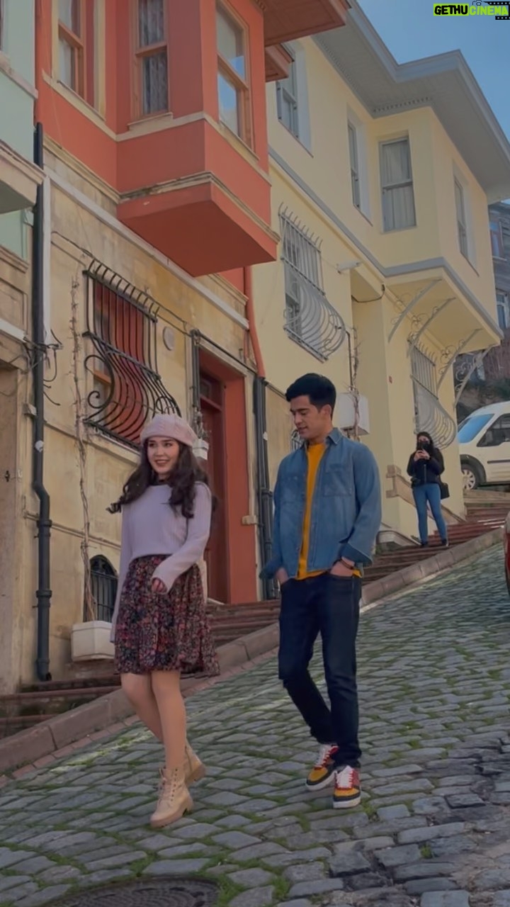 Ziyoda - 51.1K Likes - Tez Kunda 😍 Siz Aziz Muhlislarimiz uchun “Meni Deb” nomlangan qo’shig’imizga ishlangan video klipni taqdim etamiz 🤍💫
Hamkorimiz @farzu_travel 💫
Aktorlarimiz 😍🤩
@isakhadjaev @raykh0n