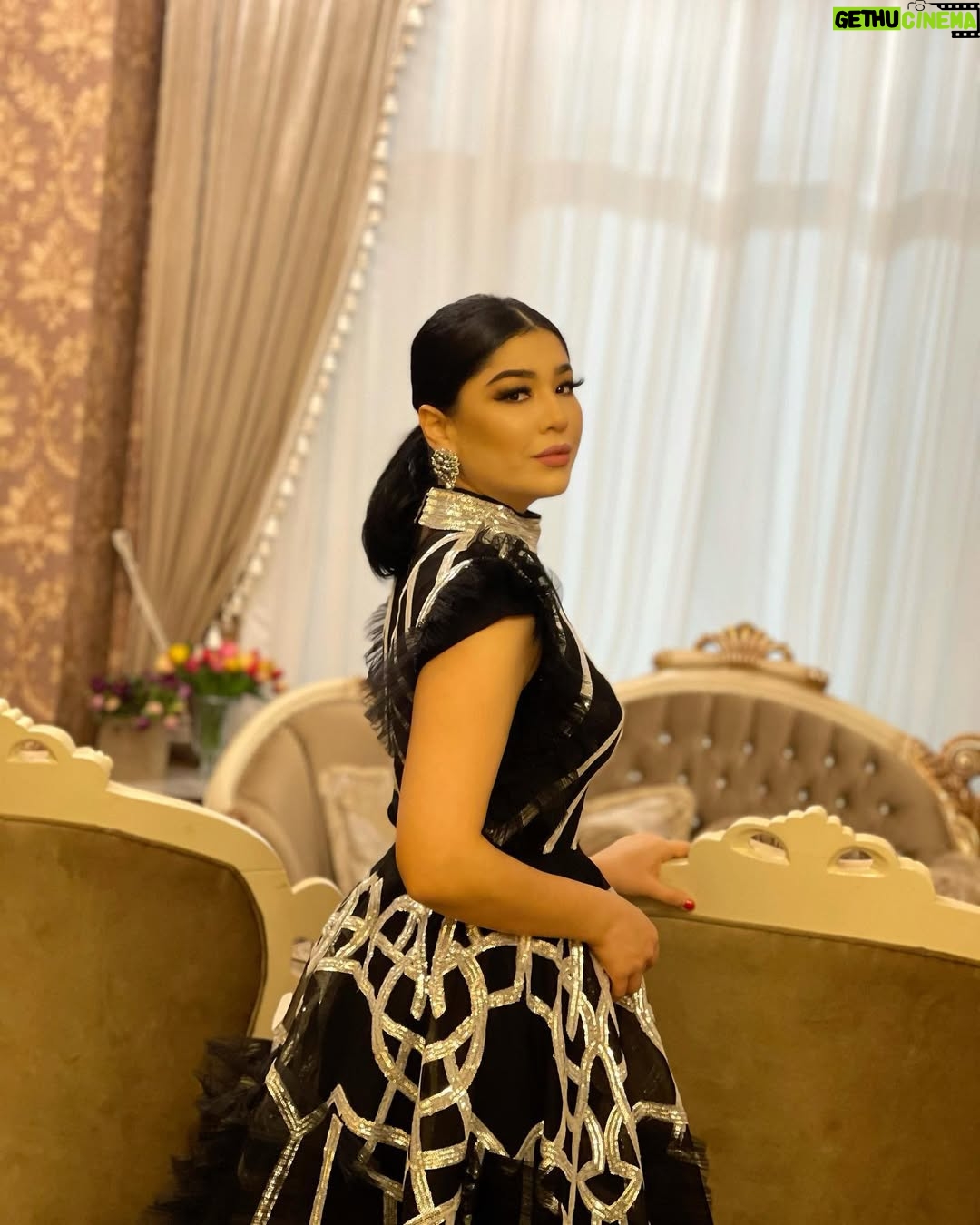 Ziyoda - 46.1K Likes - 1,2,3, 
Dress by 👗 @guzaljon
Make up🧏🏻‍♀️ @ziyodamusic 🤫
