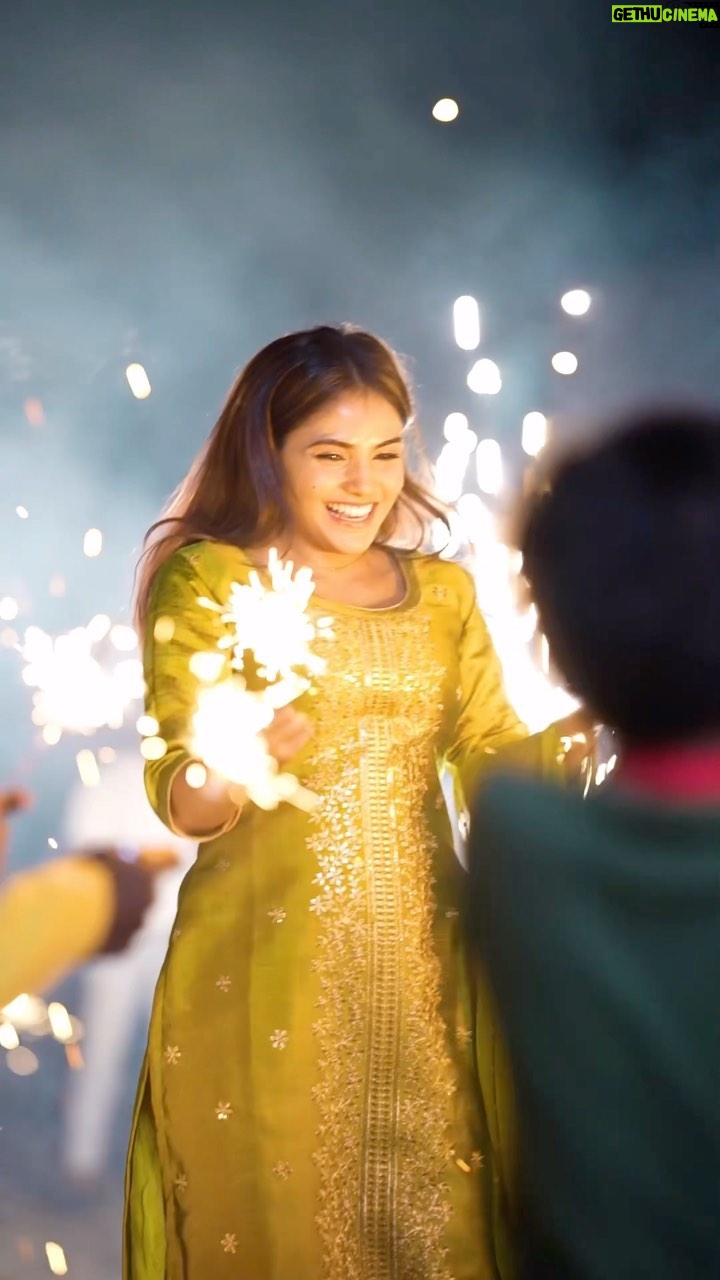 Zoya Jaan - 1.2 Million Likes - ek choti si muskan sabko kitna khush kar deta hai 

HAPPY DIWALI AP SABKO 🪔 
:
:
:
:
:
:
:
:
:
:
:
:
:
:
:
:
#zjn #happydiwali #instagood #instadaily