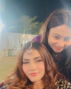 Zoya Jaan Instagram - congratulations my sweet Sakhi @alisharajput_22 and @oye_indori bhaiya ji 🥰
#zjn #alisharajput3 #oyeindori #wedding
#shadi #marriage #congratulations