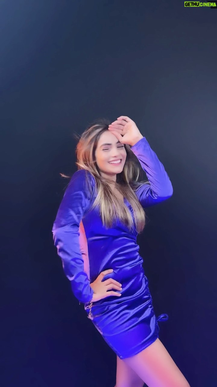 Zoya Jaan - 404K Likes - Inna q tu karda 🤦‍♀️ #zjn 

#reels #rangsoneya #dancereels