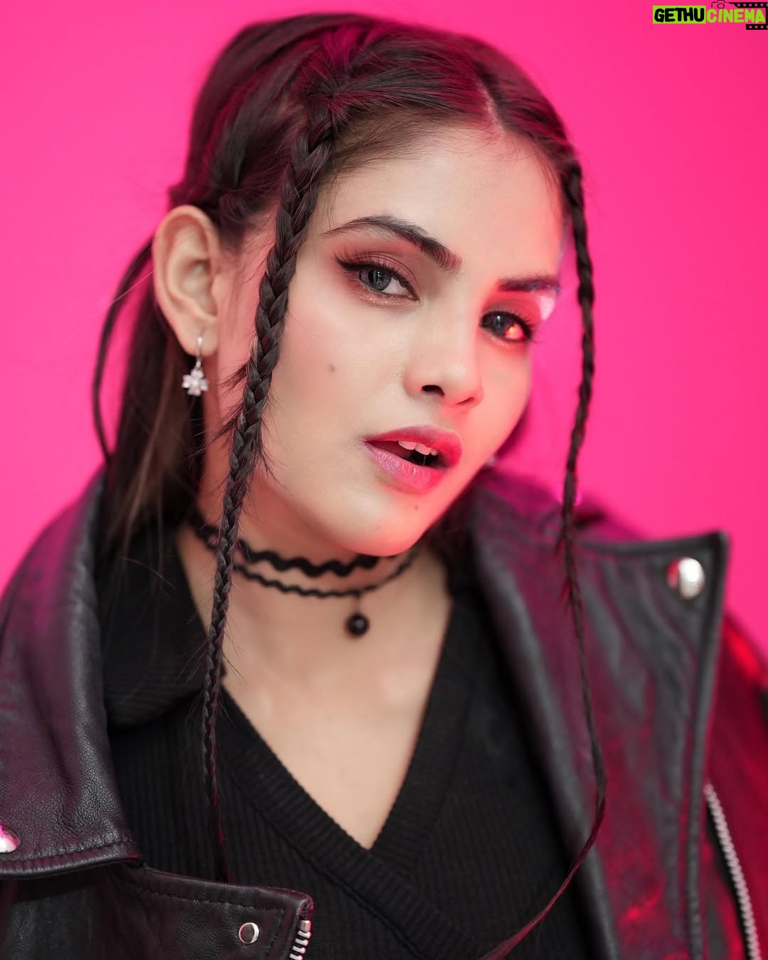 Zoya Jaan - 308.4K Likes - Pink isn't just a color 
it's an attitude 💕🦋

📸 @rj__ankit1 
:
:
:
:
:
:
:
:
:
:
:
#zjn #attitude #smile #pink