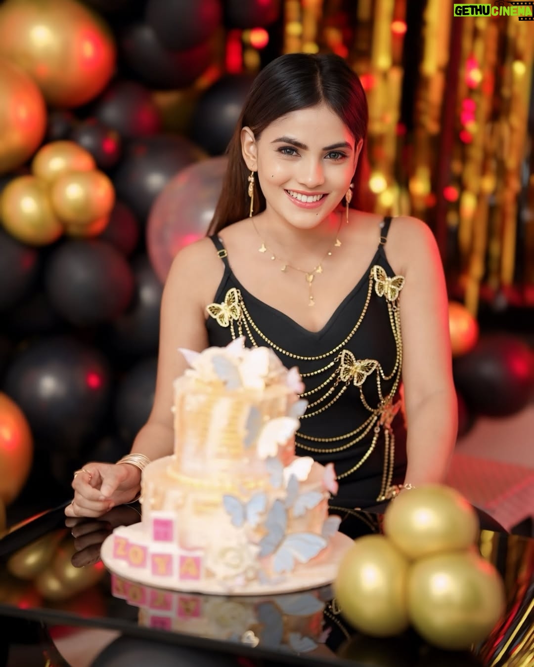 Zoya Jaan - 338.9K Likes - 𝐻𝒶𝓅𝓅𝓎 𝒷𝒾𝓇𝓉𝒽𝒹𝒶𝓎 𝓉𝑜 𝓂𝑒🥰
𝐼’𝓂 𝑔𝓇𝒶𝓉𝑒𝒻𝓊𝓁 𝓉𝑜 𝒶𝓁𝓁 𝑜𝒻 𝓎𝑜𝓊 𝒻𝑜𝓇 𝓂𝒶𝓀𝒾𝓃𝑔 𝓂𝓎 𝒷𝒾𝓇𝓉𝒽𝒹𝒶𝓎 𝓈𝑜 𝓊𝓃𝒻𝑜𝓇𝑔𝑒𝓉𝓉𝒶𝒷𝓁𝑒. 𝐼’𝓂 𝓋𝑒𝓇𝓎 𝑔𝓇𝒶𝓉𝑒𝒻𝓊𝓁 𝒻𝑜𝓇 𝒶𝓁𝓁 𝑜𝒻 𝓎𝑜𝓊𝓇 𝓀𝒾𝓃𝒹 𝒷𝒾𝓇𝓉𝒽𝒹𝒶𝓎 𝑔𝓇𝑒𝑒𝓉𝒾𝓃𝑔𝓈 𝒶𝓃𝒹 𝒶𝒻𝒻𝑒𝒸𝓉𝒾𝑜𝓃, 𝒶𝓃𝒹 𝐼’𝓁𝓁 𝒹𝑜 𝓂𝓎 𝒷𝑒𝓈𝓉 𝓉𝑜 𝓇𝑒𝓈𝓅𝑜𝓃𝒹 𝓉𝑜 𝓉𝒽𝑒𝓂 𝒶𝓁𝓁
𝒜𝓃𝒹 𝓈𝓅𝑒𝒸𝒾𝒶𝓁 𝒯𝒽𝒶𝓃𝓀 𝓎𝑜𝓊 𝓈𝑜 𝓂𝓊𝒸𝒽 𝓉𝑜 𝓂𝓎 𝒻𝒶𝓃 𝓅𝒶𝑔𝑒𝓈 𝒻𝑜𝓇 𝓉𝒽𝑒 𝒷𝑒𝓈𝓉 𝑒𝒹𝒾𝓉𝒾𝓃𝑔. 𝐼 𝒽𝒶𝓋𝑒 𝓉𝒽𝑒 𝓃𝒾𝒸𝑒𝓈𝓉 𝒻𝑜𝓁𝓁𝑜𝓌𝑒𝓇𝓈 𝑒𝓋𝑒𝓇. 𝒜𝑔𝒶𝒾𝓃, 𝓉𝒽𝒶𝓃𝓀 𝓎𝑜𝓊 𝓈𝑜 𝓂𝓊𝒸𝒽 𝑒𝓋𝑒𝓇𝓎𝑜𝓃𝑒❤️😘😘