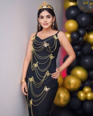 Zoya Jaan Instagram - 𝐻𝒶𝓅𝓅𝓎 𝒷𝒾𝓇𝓉𝒽𝒹𝒶𝓎 𝓉𝑜 𝓂𝑒🥰
𝐼’𝓂 𝑔𝓇𝒶𝓉𝑒𝒻𝓊𝓁 𝓉𝑜 𝒶𝓁𝓁 𝑜𝒻 𝓎𝑜𝓊 𝒻𝑜𝓇 𝓂𝒶𝓀𝒾𝓃𝑔 𝓂𝓎 𝒷𝒾𝓇𝓉𝒽𝒹𝒶𝓎 𝓈𝑜 𝓊𝓃𝒻𝑜𝓇𝑔𝑒𝓉𝓉𝒶𝒷𝓁𝑒. 𝐼’𝓂 𝓋𝑒𝓇𝓎 𝑔𝓇𝒶𝓉𝑒𝒻𝓊𝓁 𝒻𝑜𝓇 𝒶𝓁𝓁 𝑜𝒻 𝓎𝑜𝓊𝓇 𝓀𝒾𝓃𝒹 𝒷𝒾𝓇𝓉𝒽𝒹𝒶𝓎 𝑔𝓇𝑒𝑒𝓉𝒾𝓃𝑔𝓈 𝒶𝓃𝒹 𝒶𝒻𝒻𝑒𝒸𝓉𝒾𝑜𝓃, 𝒶𝓃𝒹 𝐼’𝓁𝓁 𝒹𝑜 𝓂𝓎 𝒷𝑒𝓈𝓉 𝓉𝑜 𝓇𝑒𝓈𝓅𝑜𝓃𝒹 𝓉𝑜 𝓉𝒽𝑒𝓂 𝒶𝓁𝓁
𝒜𝓃𝒹 𝓈𝓅𝑒𝒸𝒾𝒶𝓁 𝒯𝒽𝒶𝓃𝓀 𝓎𝑜𝓊 𝓈𝑜 𝓂𝓊𝒸𝒽 𝓉𝑜 𝓂𝓎 𝒻𝒶𝓃 𝓅𝒶𝑔𝑒𝓈 𝒻𝑜𝓇 𝓉𝒽𝑒 𝒷𝑒𝓈𝓉 𝑒𝒹𝒾𝓉𝒾𝓃𝑔. 𝐼 𝒽𝒶𝓋𝑒 𝓉𝒽𝑒 𝓃𝒾𝒸𝑒𝓈𝓉 𝒻𝑜𝓁𝓁𝑜𝓌𝑒𝓇𝓈 𝑒𝓋𝑒𝓇. 𝒜𝑔𝒶𝒾𝓃, 𝓉𝒽𝒶𝓃𝓀 𝓎𝑜𝓊 𝓈𝑜 𝓂𝓊𝒸𝒽 𝑒𝓋𝑒𝓇𝓎𝑜𝓃𝑒❤️😘😘
